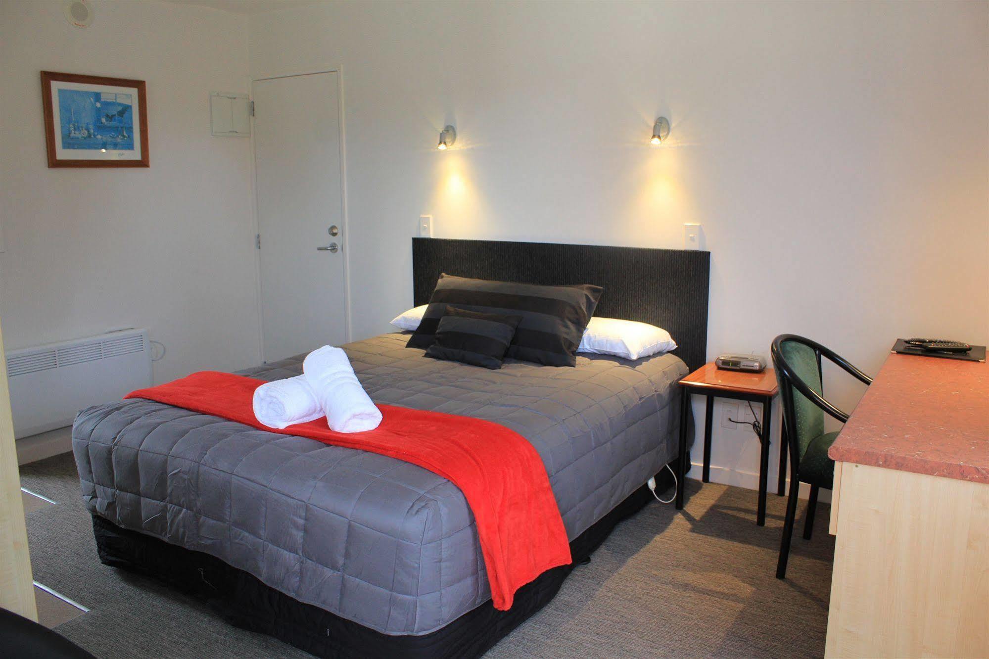 Bella Vista Motel Te Anau Esterno foto