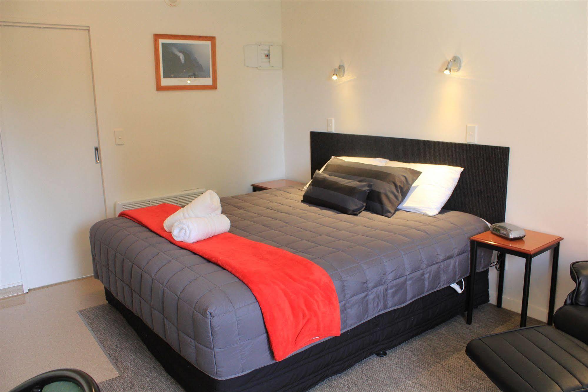 Bella Vista Motel Te Anau Esterno foto