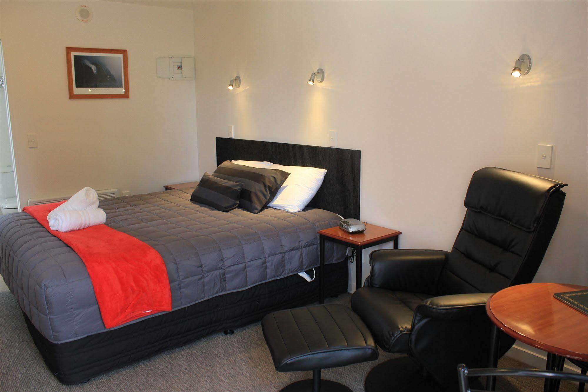 Bella Vista Motel Te Anau Esterno foto
