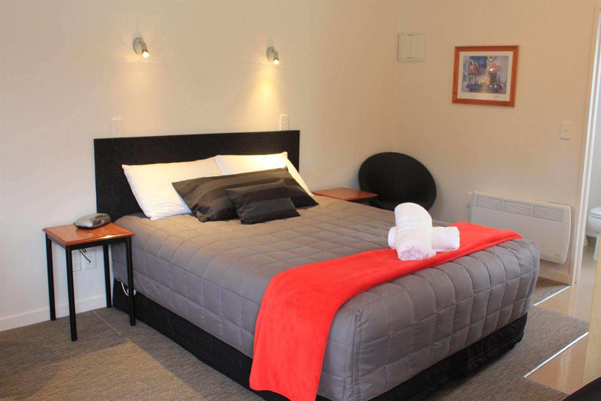 Bella Vista Motel Te Anau Esterno foto